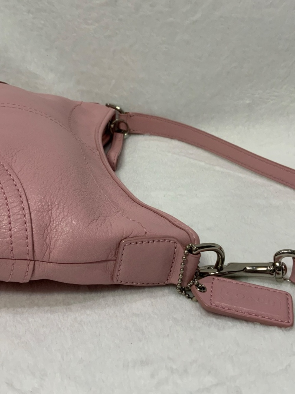 Vintage Coach Small Soho Light Pink Leather Shoulder Bag Purse Y2K, 4283 - Picture 7 of 11